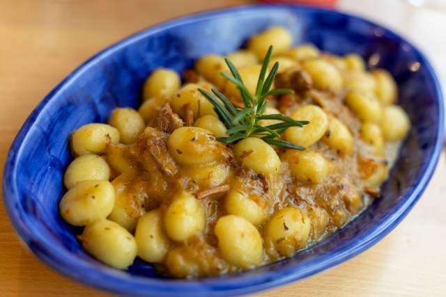 GNOCCHI CON SUGO DI GENOVESE 