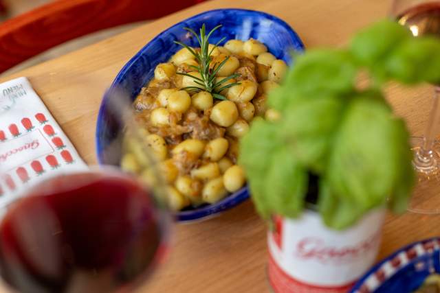 GNOCCHI CON SUGO DI GENOVESE 